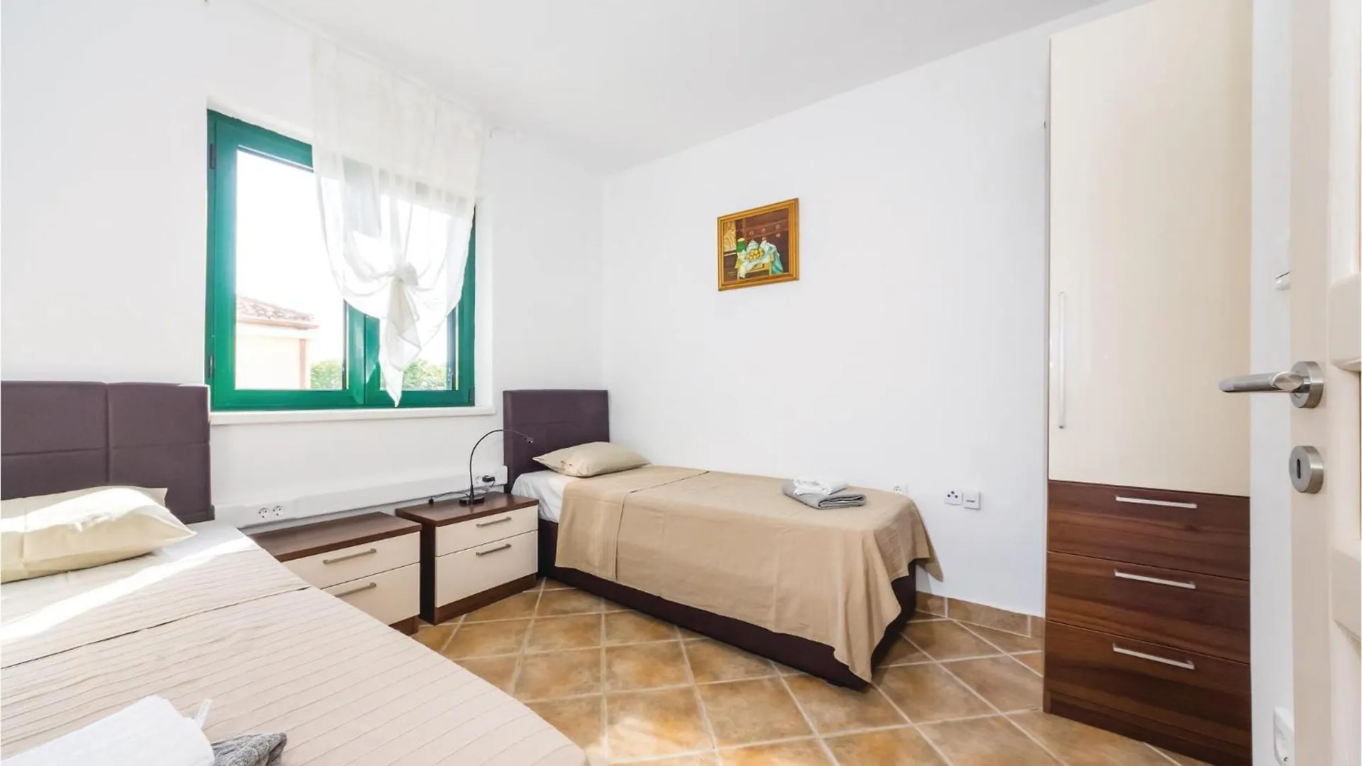 Cozy Apartment In Privlaka With House Sea View