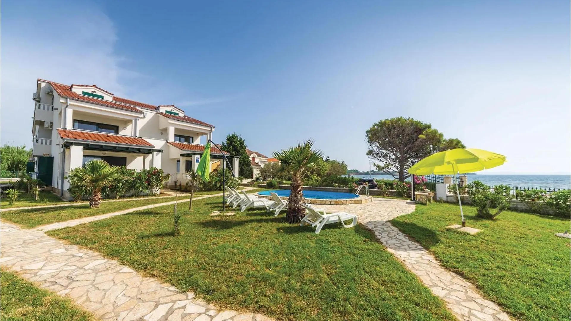 Cozy Apartment In Privlaka With House Sea View