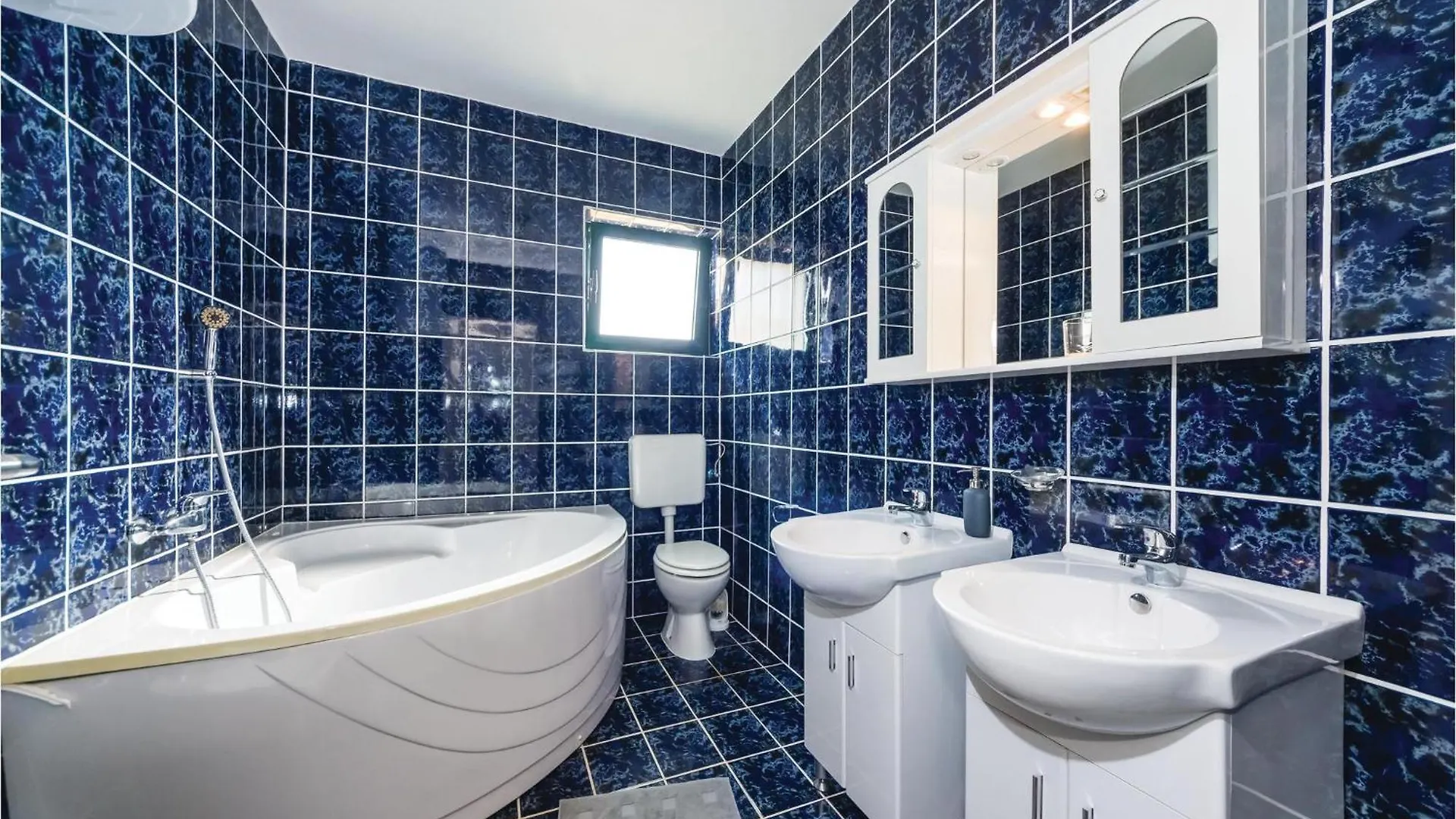 Cozy Apartment In Privlaka With House Sea View
